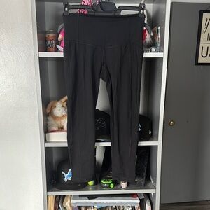 Woman’s Black Capri Leggings